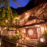 【元祖川床の宿 貴船ふじや】─川魚料理でもてなす京料亭─