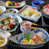 国民宿舎山紫苑～朝も夜も入れる温泉庭園露天風呂と山陰の美味～