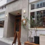 almond hostel & cafe